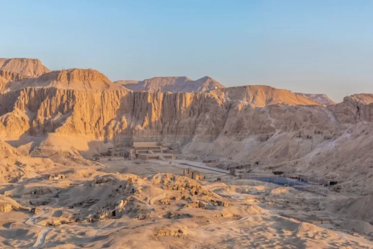 Hatshepsut temple-Overnight Tour to Luxor from Marsa Alam