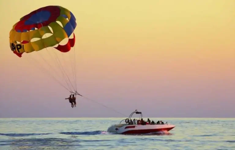Parasailing 1